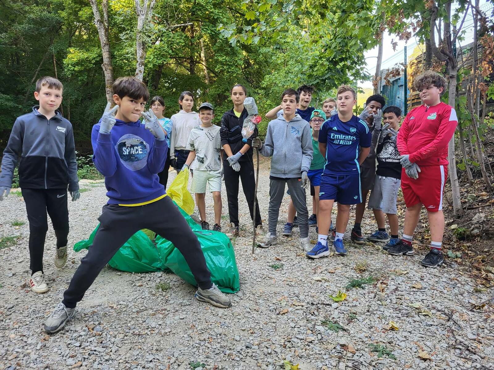 U13 nettoie le Pilat
