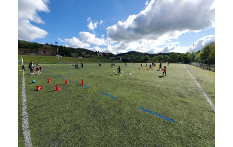 ⚽️🔴Initiation au football pour l’école Saint-Anne⚪️⚽️